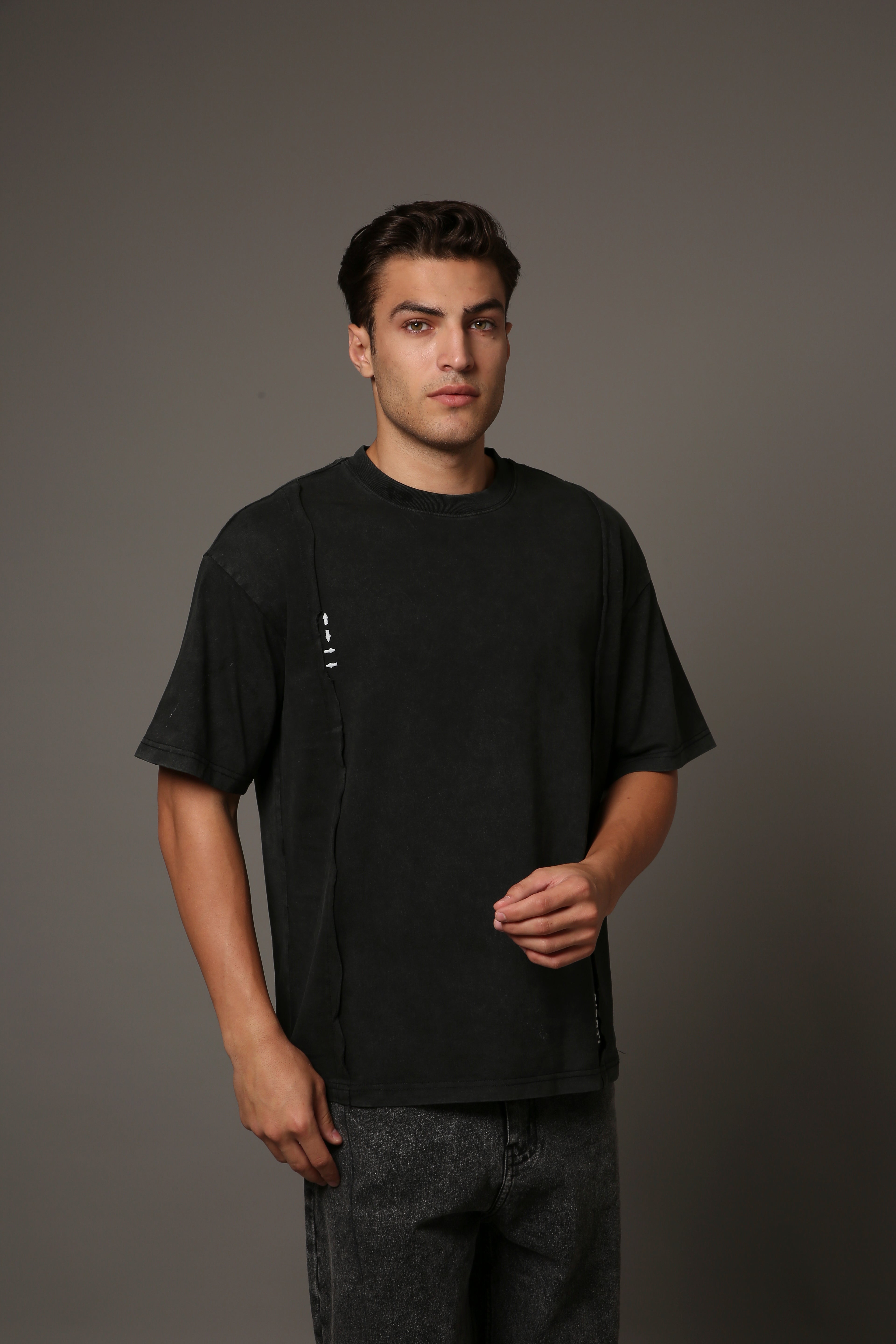 UNFINISHED BLACK T SHIRT