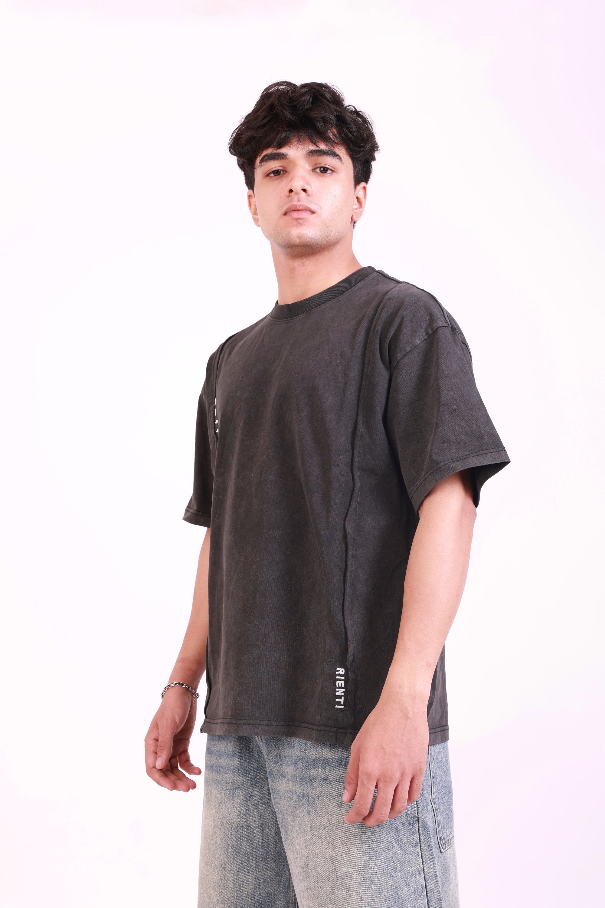 UNFINISHED BLACK T SHIRT