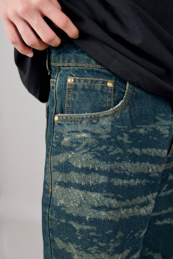 DISTRESSED BOOTCUT